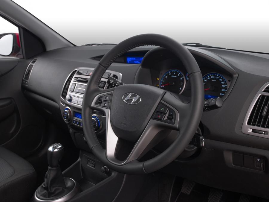  Hyundai i20 5-Door 2012 года  (ZA) (фото 9 из 14)